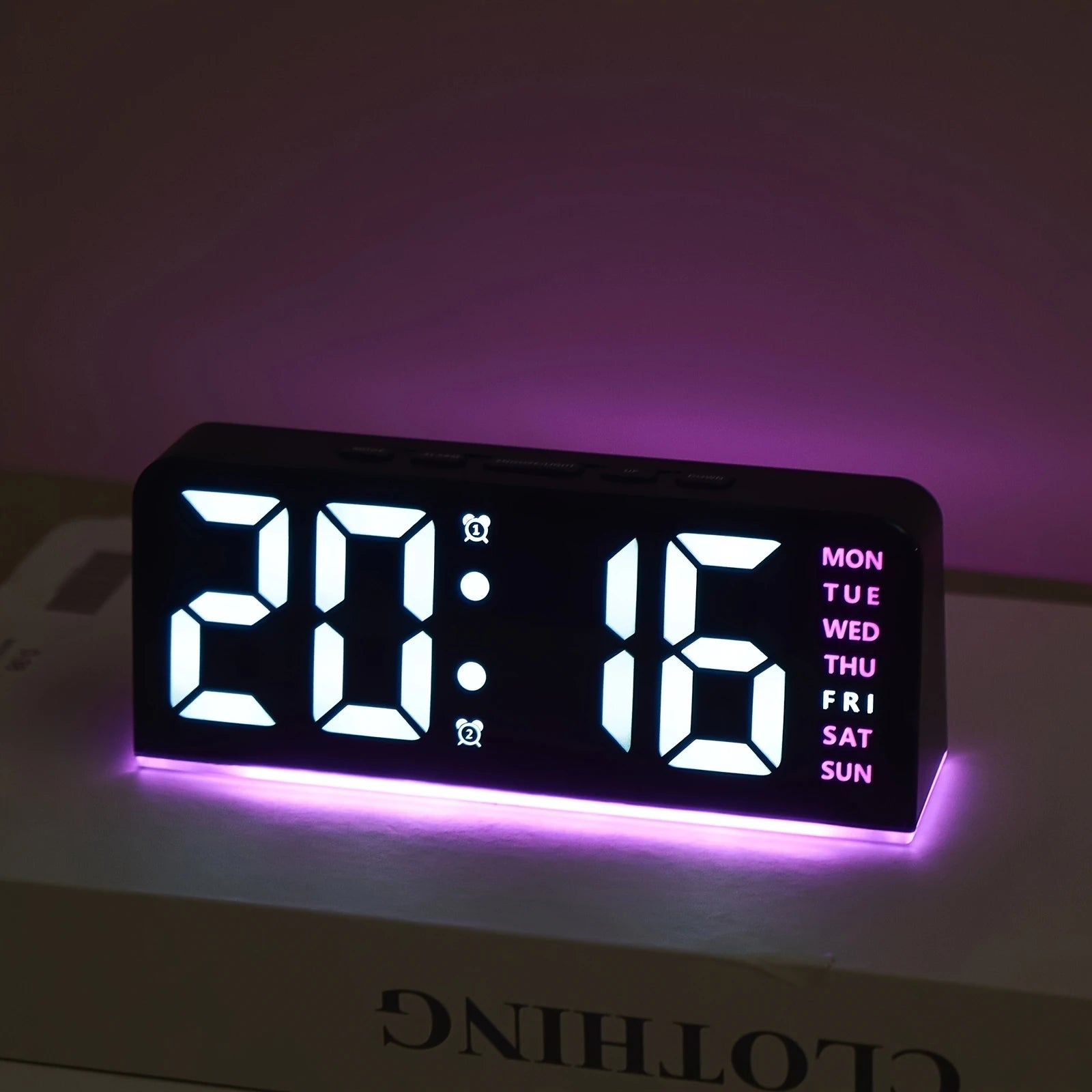 Nuevo reloj despertador digital LED de escritorio con luz nocturna.